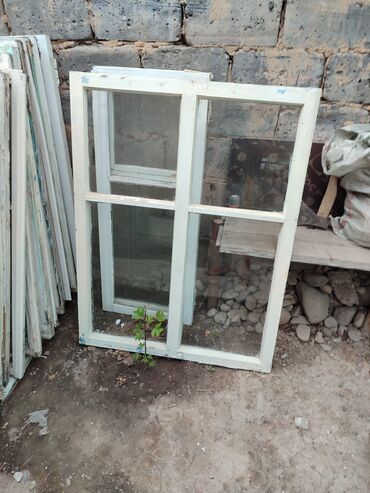 каракол пластиковые окна: Деревянное окно, цвет - Белый, Б/у, 130 *100