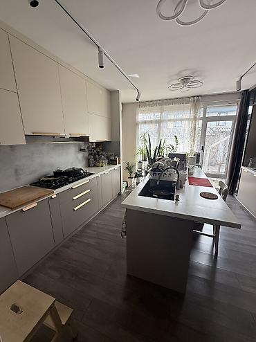 Продажа коттеджей и домов: 🏡 Срочно! Продаётся двухэтажный дом с подвальным помещением. 📐 — 5