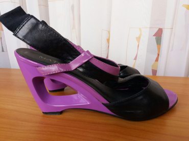 черная обувь: Босоножки, кожа, размер 36, в отличном состоянии, 1500 сом, высота