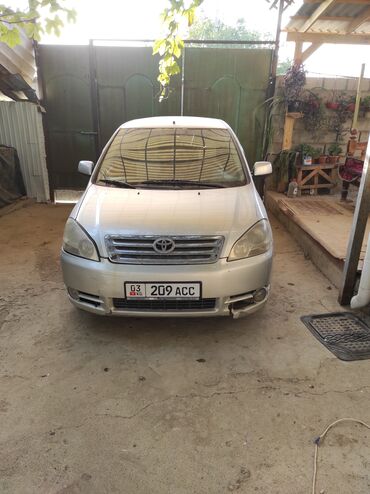 полированная машина: Toyota Avensis Verso: 2002 г., 2 л, Механика, Дизель, Универсал