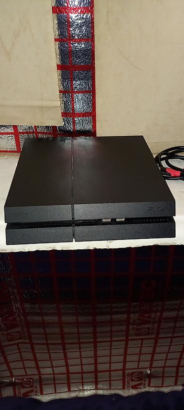 PS4 (Sony PlayStation 4): Продаю Sony PlayStation 4 «fat» 1000TB ( 3 ревизия) Приставка — 1