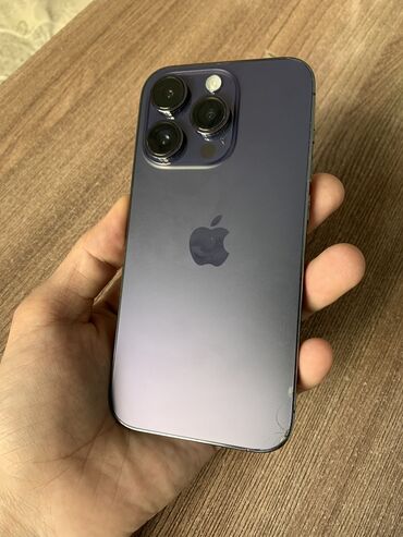 Apple iPhone: IPhone 14 Pro, Б/у, 256 ГБ, Deep Purple, Зарядное устройство, Защитное стекло, Чехол, 84 %