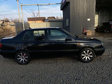 Унаа сатуу: Volkswagen Vento: 1994 г., Кол менен иштөөчү, Седан — 1