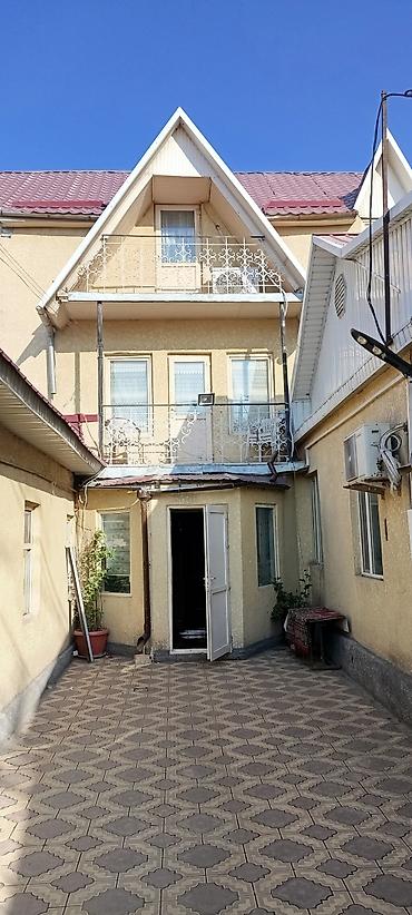 Продаётся двух этажный с мансардой частный жилой дом в районе Кызыл