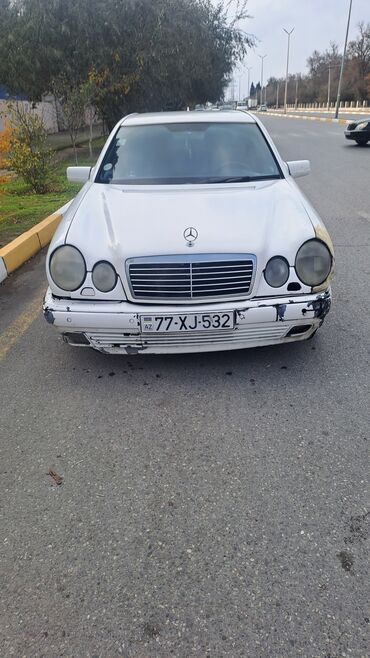 çeşka mersedes: Mercedes-Benz E 220: 2.2 l | 1999 il Sedan