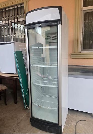 silver dondurucu: Uğur su vitrini 500 Azn satılır.Tam işləkdir çox az işlənib.Hün 2m, en — 1