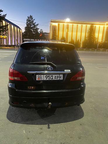 e6 3: Toyota Ipsum: 2003 г., Минивэн — 1