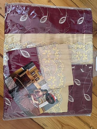 rezinli pastel: Yataq dəsti – naxışlı və zərif dizayn - Rəng: tünd bordo və bej — 1
