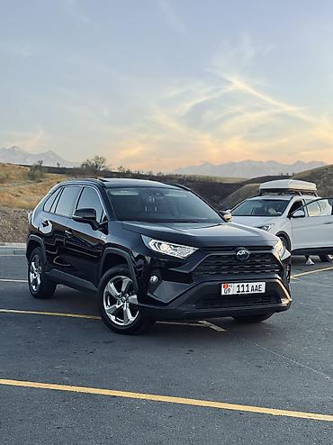 Toyota: Toyota RAV4: 2021 г., 2.5 л, Автомат, Гибрид, Кроссовер — 2