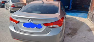 Hyundai: Hyundai Elantra: 1.8 l | 2011 il Sedan