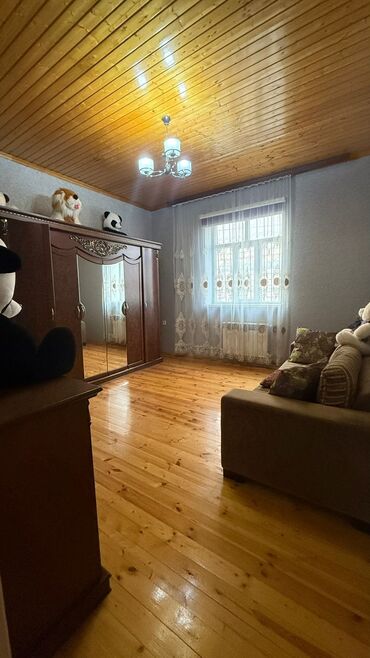 Uzunmüddətli kirayə evlər: Saray Alimlər binasına yaxın 3 sotda 2 mərtəbə altı qaraj yuxarıda 3 — 5