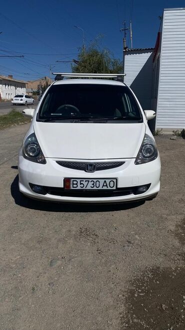 хонда фит 2005 год: Honda Fit: 2005 г., 1.3 л, Вариатор, Бензин, Хетчбек