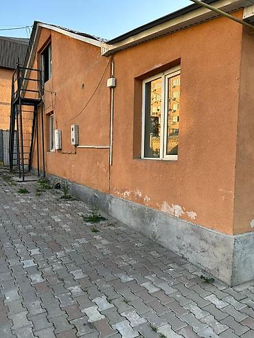 Долгосрочная аренда комнат: 80 м² — 12