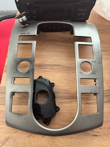 xacmazda ucuz avtomabiller: Kia cerato 2009 zavod üzərindən çıxma monitor satılır.Tam işlək