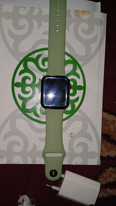 скупка техники apple: Продаю смарт часы продаю потому что зарядника нету
