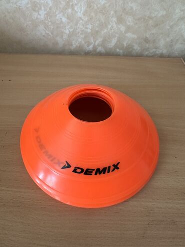 Бутсы: Футбольные фишки Demix, 10 шт, материал гибкий пластик, конусы