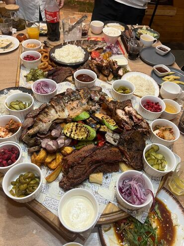 нарезка фруктов: Большой мясной сет-ассорти для компании - Разнообразие мясных