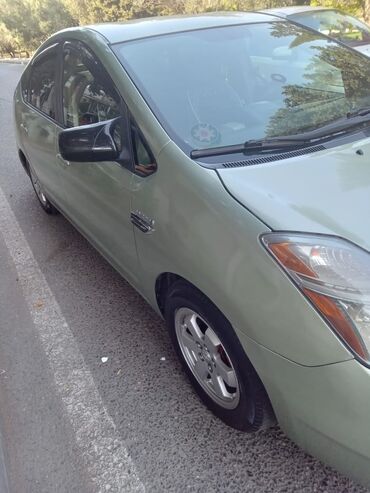 Toyota: Toyota Prius Hybrid – liftbek - Yanacaq sistemi: hibrid (benzin + — 10