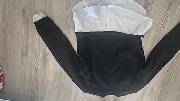 Ostala ženska odeća: Lot ženske garderobe – 4 komada 1) Crni džemper sa dodatkom bele — 1