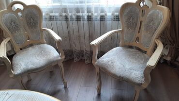 купить обеденный стол со стульями: Конок бөлмөсү үчүн үстөл жана отургуч, Колдонулган, Өзү алып кетүү, түсү - Саргыч боз