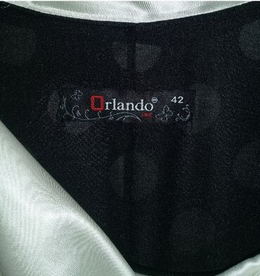 Dəstlər, kostyumlar: Gôy atlas kostyum 120 manata alinib 60 manata satilir. Cemi 1 defe — 20