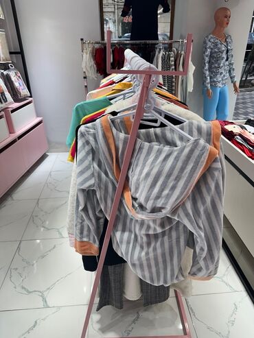 Stend vitrinləri: İdeal vəziyyətdə vitrin mebellər satılır -da lalafo.az — 3 Stend vitrinləri: İdeal vəziyyətdə vitrin mebellər satılır — 3