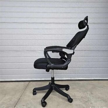 Stolice: Ergonomska kancelarijska stolica sa mrežastim naslonom i naslonom za — 1