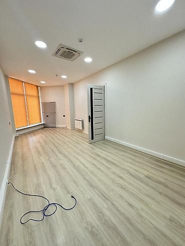 qelebe kruqu: İcarəyə verilir 9 otaqlı ofis 476 m², İnşaatçılar m. Daha 7 şəklə bax — 4