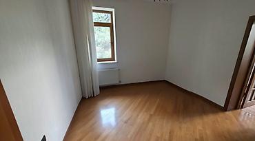 goranboyda ev satilir: Bakı, Montin, 5 otaqlı, Köhnə tikili, m. Nəriman Nərimanov, 175 kv. m — 2