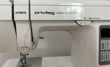 бытовая техника из германии: Швейная машина Privileg, Автомат