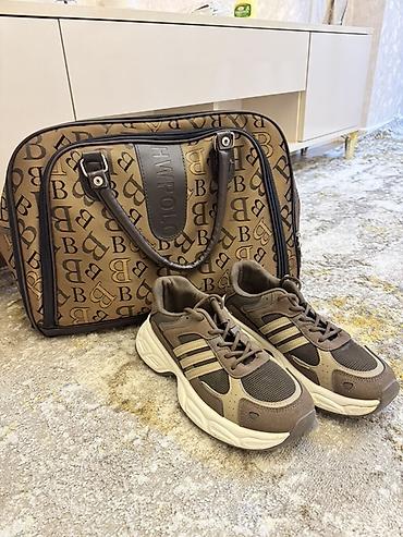 reebok krasovka: İkisi bir yerde 18 Manatdır. Tək tək də sata bilərəm kim — 1