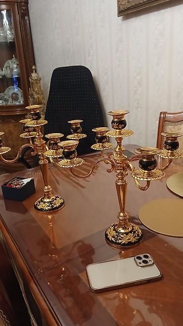 Şamdanlar: Qızılı və qara rənglərin kombinasiyasında klassik üslublu şamdan — 1