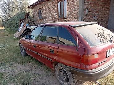 Продажа авто: Opel Astra: 1993 г., 1.6 л, Автомат, Бензин, Хэтчбэк — 4