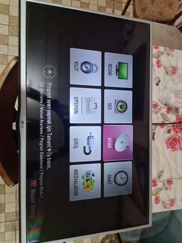 Televizorlar: Tvler tecili satılır 90×80 ekran 350m. 52 ekran 150m. 2 Tv de