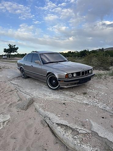 BMW 5 series: 1988 г., 2.5 л, Механика, Бензин, Седан