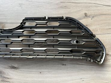 Решетки радиатора: Решетка радиатора Toyota 2022 г., Б/у, Оригинал — 3