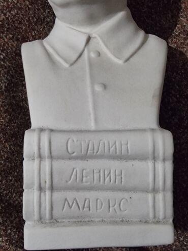 Статуэтки: Сталин. Бюст фарфоровый. Антиквариат очень редкий высота - 21, 5см — 3