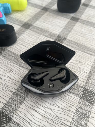 Наушники: Вкладыши, Honor, Б/у, Беспроводные (Bluetooth), Классические