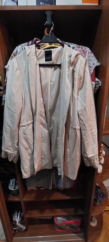 tükr istehsalı olan qadın plaşları: Plaş Pierre Cardin, L (EU 40), rəng - Bej