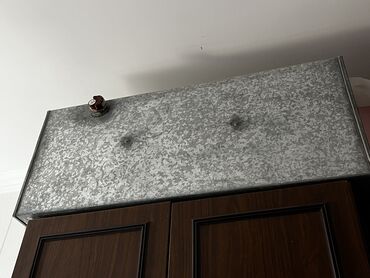 Kafel və bitirmə daşları: Çən satılır. Köçdüyümüz üçün bir neçə gün istifadə olunub. Çox qalın