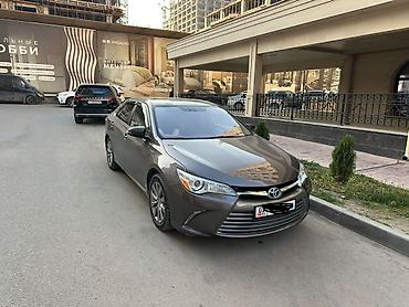 Toyota Camry: 2017 г., 2.5 л, Вариатор, Гибрид, Седан