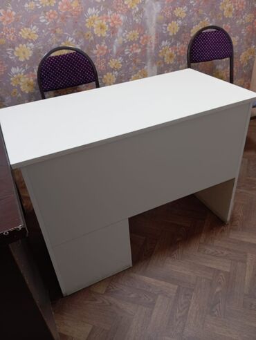Ofis masaları: Yeni, Dördbucaq masa