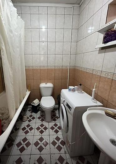 первое: Сдаю в аренду двухэтажный дом с двором. - Планировка первого уровня — 9