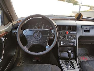 sedan avtomobil: Mercedes-Benz C 250: 2.5 l | 1994 il Sedan — 5