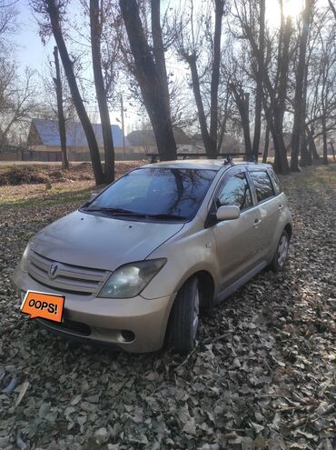 Toyota: Toyota ist: 2004 г., 1.3 л, Автомат, Бензин