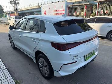 rd 1: BYD : 2023 г., Автомат, Электромобиль, Седан — 10