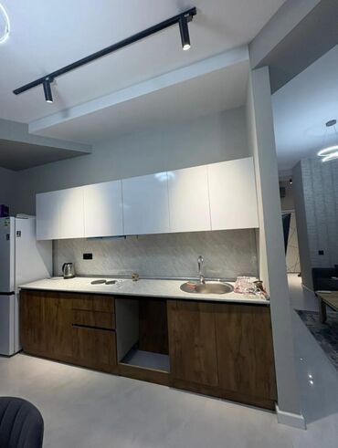 Mətbəx mebeli: *Metbex Mebeli 650₼Satilir* 6 ayin mebelidi İdeal veziyyetdedir. Ölçü