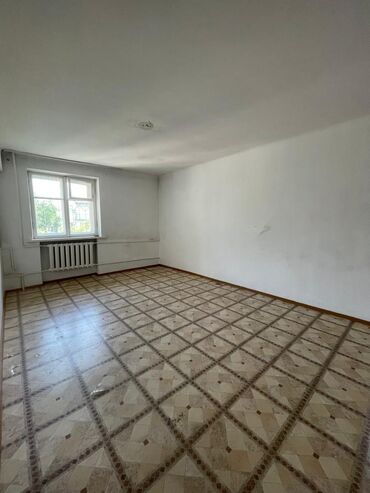 маевкадан квартира керек: 3 комнаты, 72 м², Индивидуалка, 4 этаж, Косметический ремонт
