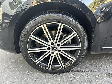 w211 disk: Mercedes-Benz orijinal V klasinvita vianonun ustunda galan R19 diski — 1