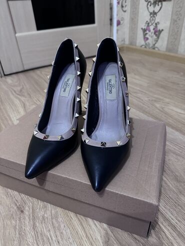 туфли 40 размер на каблуке: Туфли Valentino, 39, цвет - Черный